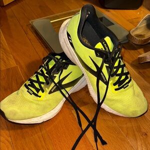 Brooks Men's Vibrant Yellow Athletic Shoes